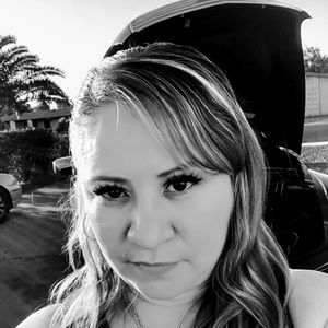 Meet your Posher, Yanira